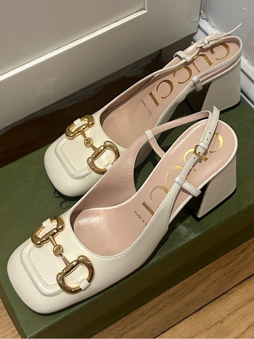 Gucci White Leather Horsebit Slingback Pumps with Gold Hardware